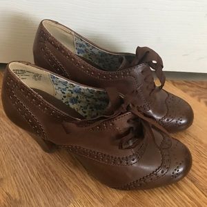 American Eagle Oxford Heel